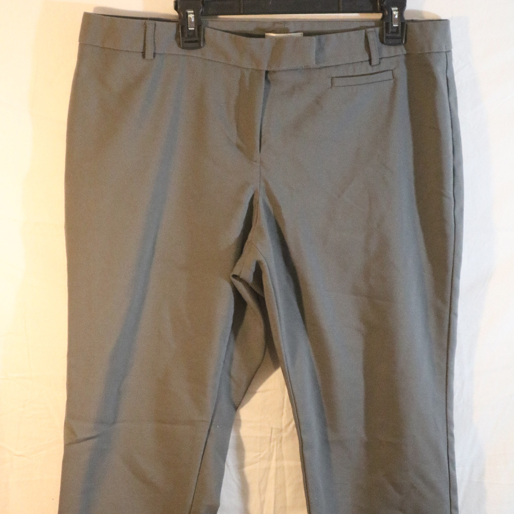 Van Heusen Grey Dress Capris 16